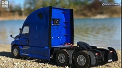 Diecast Masters RC Truch Freightliner Cascadia Truck | Fully Functional Radio Control Raised Roof Sleeper Cab | 1:16 Scale Model Remote Control Truck, RC Semi Truck | Diecast Model 27006