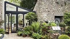 Take a tour of this small but blissful courtyard garden