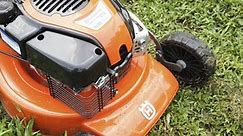 How to install a mulch kit on your Husqvarna lawn mower