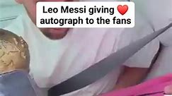 Lionel Messi is giving autograph to his fans today. Messi loves his fans very much 🤩❤️👏 | LEO MESSI FAN ZONE