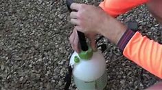 HOW TO USE WEED KILLER SPRAY