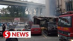 Fire razes restaurant, vehicles in Cheras - video Dailymotion