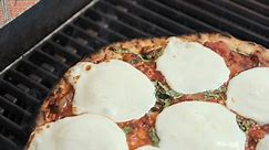 How to Cook Pizza on a Gas Grill