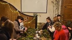 Natural Christmas Wreath Workshop With Amelia @ameliasgardenflowers took place on Friday evening and this morning. 🌲 Two full days of festive fun to finish off our year of workshops for 2023. Two packed day of 28 individual and personal wreaths were created all using sustainable Irish grown foliage and dried flowers from Amelias garden. Although the same materials were provided, 28 different wreaths were created to take book and take pride of place in eveyones home. Thanks so much to everyone w