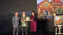 Hearing-impaired artist wins big at painting competition | Culture - Sports  | Vietnam  (VietnamPlus)