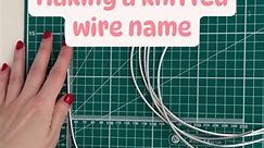 Top tips for bending the wire 👇🏻 1. Use long nose pliers to create sharp bends 2. Use a cutting mat to create evenly sized letters (my tall letters are approx 14cm, short letters approx 8cm). If freehanding feels too scary, use a template! 3. Practice practice practice!! I’ve been making names for over a year now, but when I first started it was definitely hard to master bending the wire! You will get better with practice though 🙌🏻 Happy to answer any questions below 👇🏻 Who wants to see pa