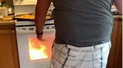 Grease Fire Rages Inside Oven While Man Tries to Cook - video Dailymotion