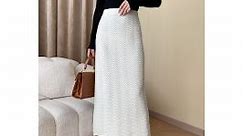 Embossed Wavy Texture Knit Pencil Skirt in Ivory