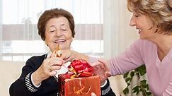 48 Amazing Gifts for Seniors with Alzheimer’s or Dementia – DailyCaring