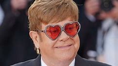 Mit seinen legendären Outfits: Einmal aussehen wie Elton John: Sänger bringt TikTok-Filter heraus