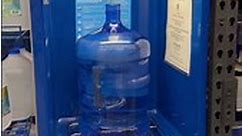 How to fill 5 gallon water can in Walmart in USA#shorts#ytshorts#walmart#usa#trending#viralshorts