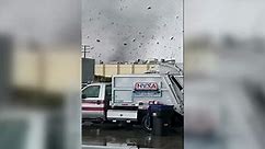 Mira el paso del feroz tornado que azotó Los Ángeles