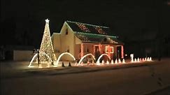 Christmas house lights synced to Darude's 'Sandstorm'