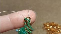 Peyote stitch earrings 🍀🌟 #украшенияизбисера #зелёный #золотой #дракон #серьгиизбисера #бижутерия