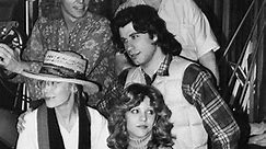 John Travolta comparte una foto en el set de ‘Carrie’… ¡42 años después!