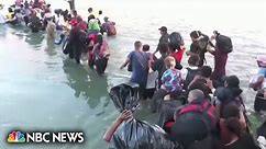 More than 1,000 migrants cross U.S.-Mexico border