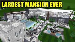 Touring the LARGEST MANSION EVER with the CREATORS | Roblox Welcome to Bloxburg