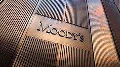 Moody’s rebaja a negativa perspectiva de calificación de China | Video