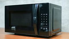 How to clean a microwave safely and correctly