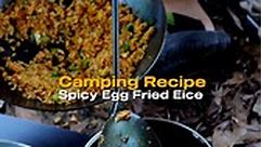 Simple spicy egg fried rice 😋#campcooking #outdoorcooking #wokhei #wokcooking #eggfriedrice #friedrice #spicyfriedrice #campingmalaysia #malaysiacamping #overthefirecooking #campinglife #campinglifestyle #derickthecamper | Derick The Camper