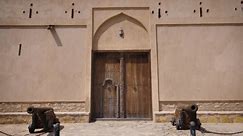 La puerta del viejo castillo con: video de stock (totalmente libre de regalías) 3441767697 | Shutterstock