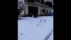 Snow plowing lawn mower tractor (pluženje snega z vrtnim traktorjem)