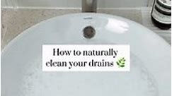 My tip for unblocking a slow-moving drain.🛁🐌 #draincleaning #cleaninghack #cleaningtips #homehacks #zummaclean | Zumma Clean