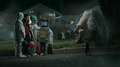 Snickers Halloween Satisfaction TV Spot, 'Horseless Headsman'