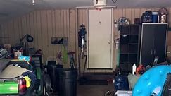 My neighbors garage door closing #fyp #fypシ #garagedoor #garagedooropener #garagedoors #garagedoorclosing #garage #garagedoorsoftiktok #tiktok
