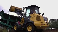 John Deere - Easy and efficient, the near parallel-lift...