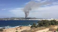Aircraft Battle Forest Fire Near Ibiza Tourist Town - video Dailymotion