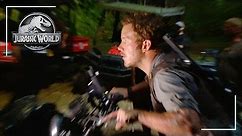 Chris Pratt's Video Diaries: Motorcycle Chase | Behind The Scenes | Jurassic World