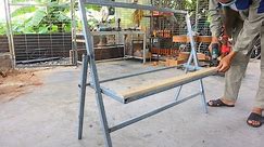 Great idea for a clever craftsman's folding bench / Diy smart metal chair