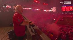 'WOOOOO!' | Ric Flair gets crowd fired up before Philadelphia Eagles-Tampa Bay Bucs game