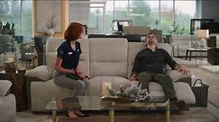 Bob's Discount Furniture TV Spot, 'Calvin sofá: $799 dólares'
