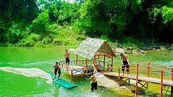 Build Bamboo House On The Water To Catch Fish With Big Swimming Pool - Primitive Survival