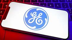 General Electric stock falls on earnings beat, weak guidance