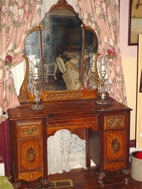 Antique Bedroom Vanity