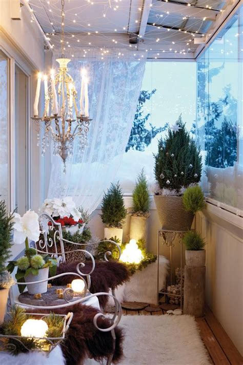 Balcony Christmas Decorating Ideas