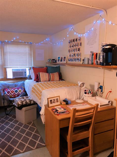 Bedroom Decorating Ideas for College Students