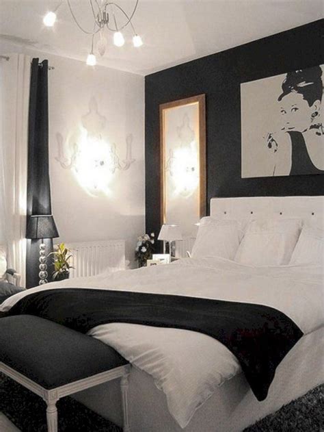 Black and White Bedroom Walls