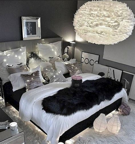 Black and White Bedrooms for Teenage Girls
