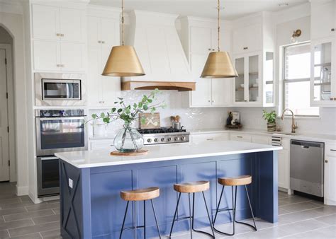 Blue Accent Wall in Kitchen
