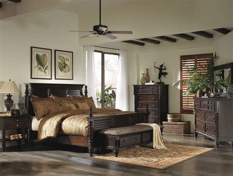 Colonial Style Bedroom