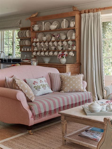 Cottage Living Room Furniture Ideas