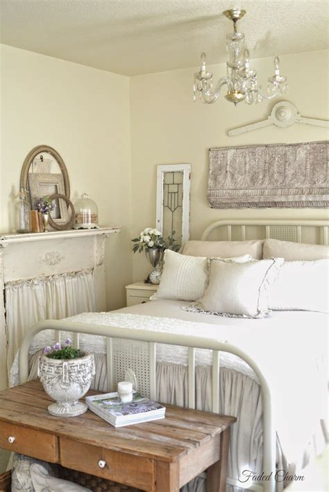 Country Cottage Bedroom Decorating