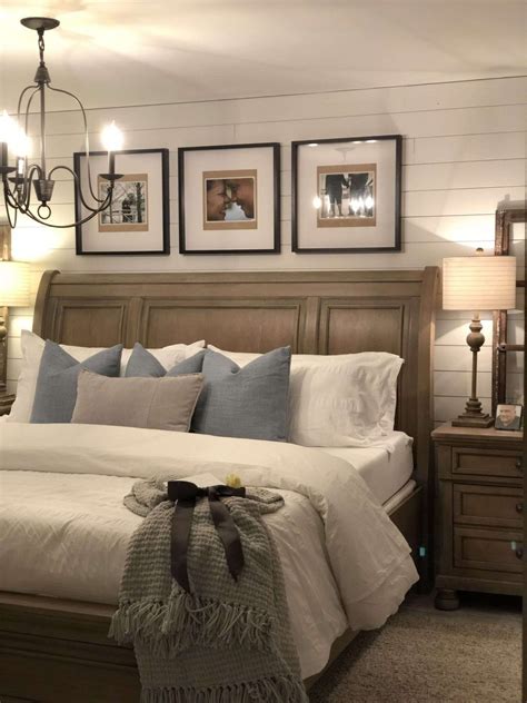 Cozy Farmhouse Bedroom Ideas