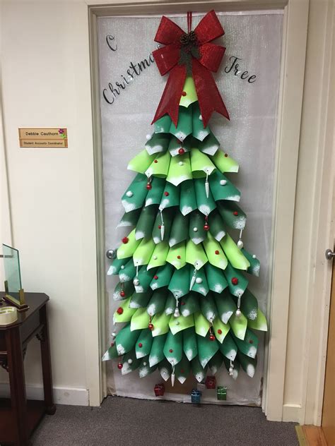 DIY Christmas Tree Door Decorations