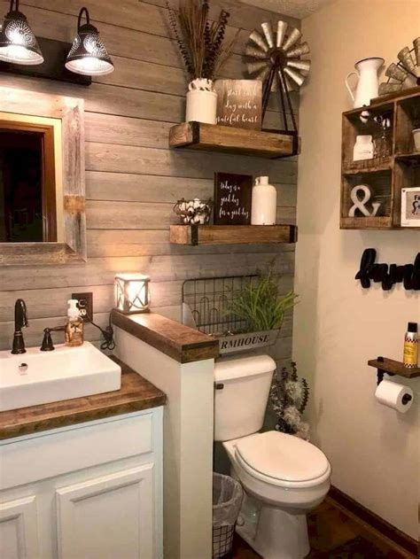 DIY Farmhouse Bathroom Decor