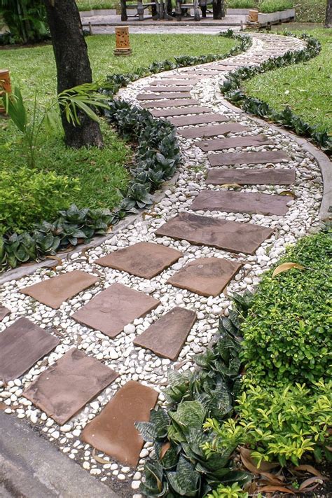 DIY Garden Path Stepping Stones